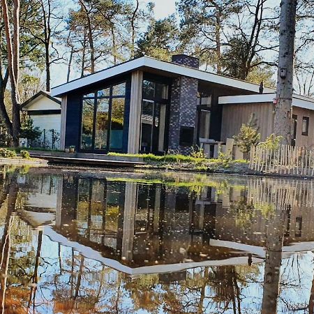 Cozy Chalet With A Jetty Nearby De Veluwe Villa Hoenderloo Luaran gambar