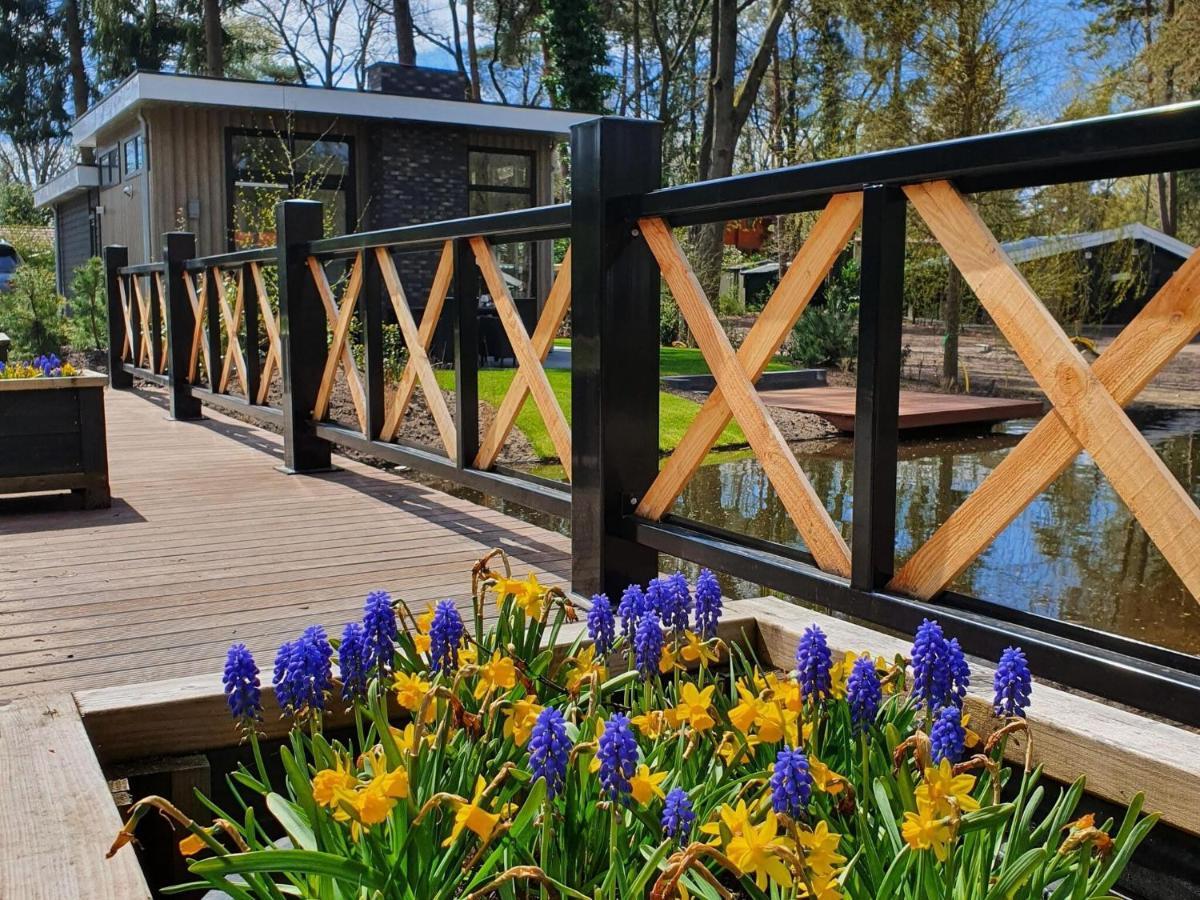 Cozy Chalet With A Jetty Nearby De Veluwe Villa Hoenderloo Luaran gambar